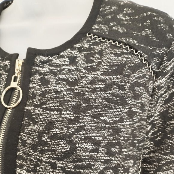 Chico's Black White Knit Animal Print Jacket Size 2 (L) Jacquard Full Zip - Picture 5 of 10